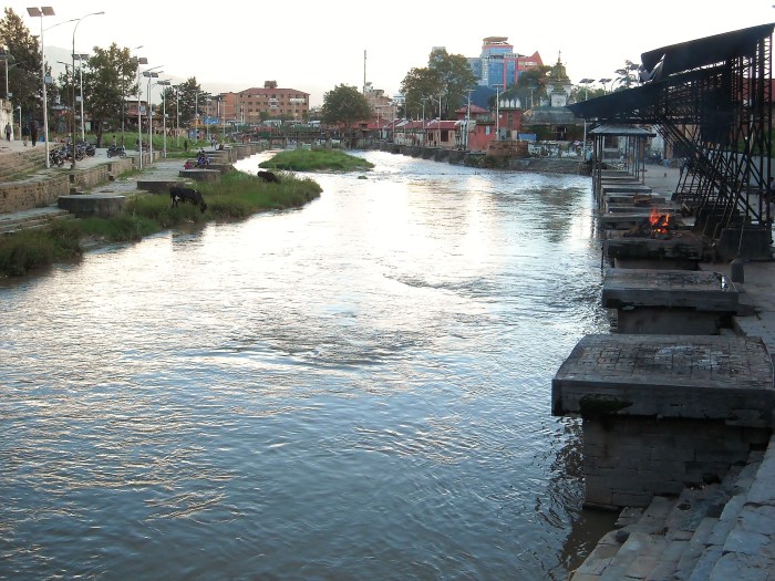 10 - Pashupatinath.JPG